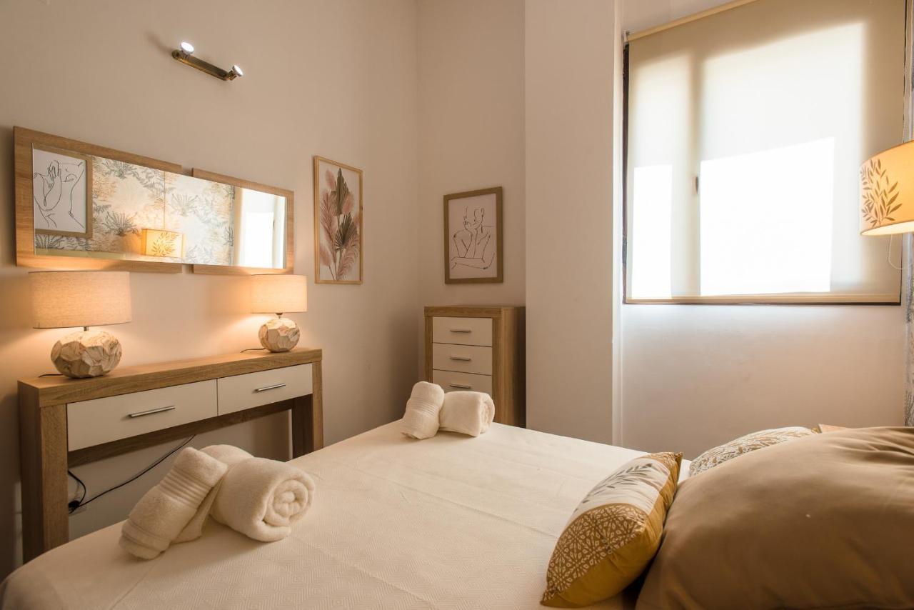Apartamento Puerta Real - Free Parking Seville Ngoại thất bức ảnh