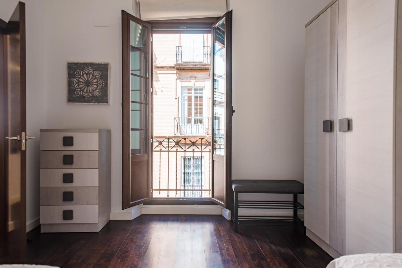 Apartamento Puerta Real - Free Parking Seville Ngoại thất bức ảnh
