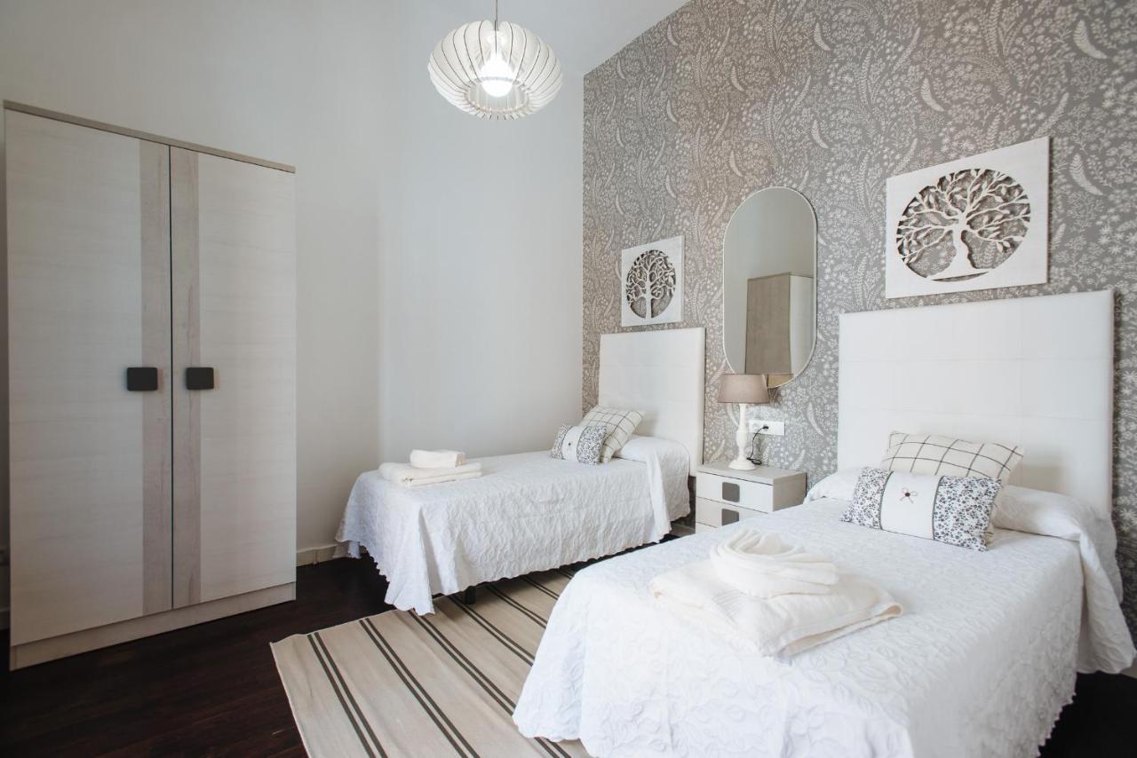 Apartamento Puerta Real - Free Parking Seville Ngoại thất bức ảnh