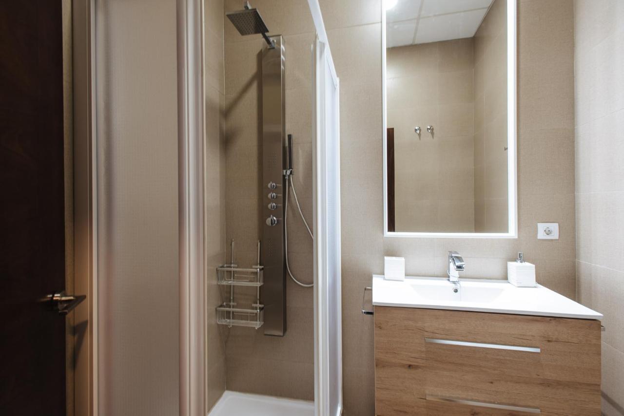 Apartamento Puerta Real - Free Parking Seville Ngoại thất bức ảnh